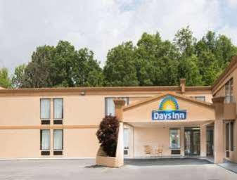 Econo Lodge Mt Hope - Beckley Mount Hope Exterior photo